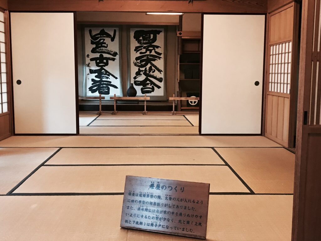 各時代の掛け軸に見るデザインと技法の進化のアイキャッチ画像