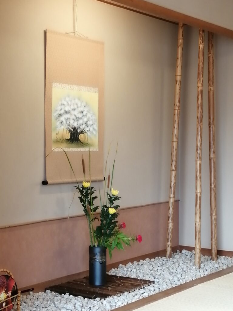 日本画の掛け軸とは？種類と流派を解説！のアイキャッチ画像。