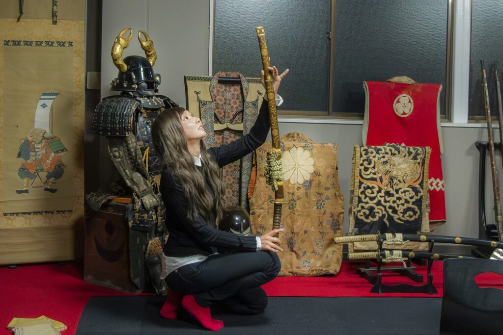 古い巻き物や掛け軸は売れる？買取可能な査定ポイントと注意点の記事のアイキャッチ画像