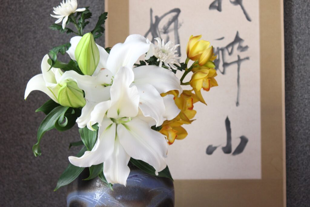 裏打ちした掛け軸は査定に不利？買取時に確認すべきポイントと注意点の記事のアイキャッチ画像