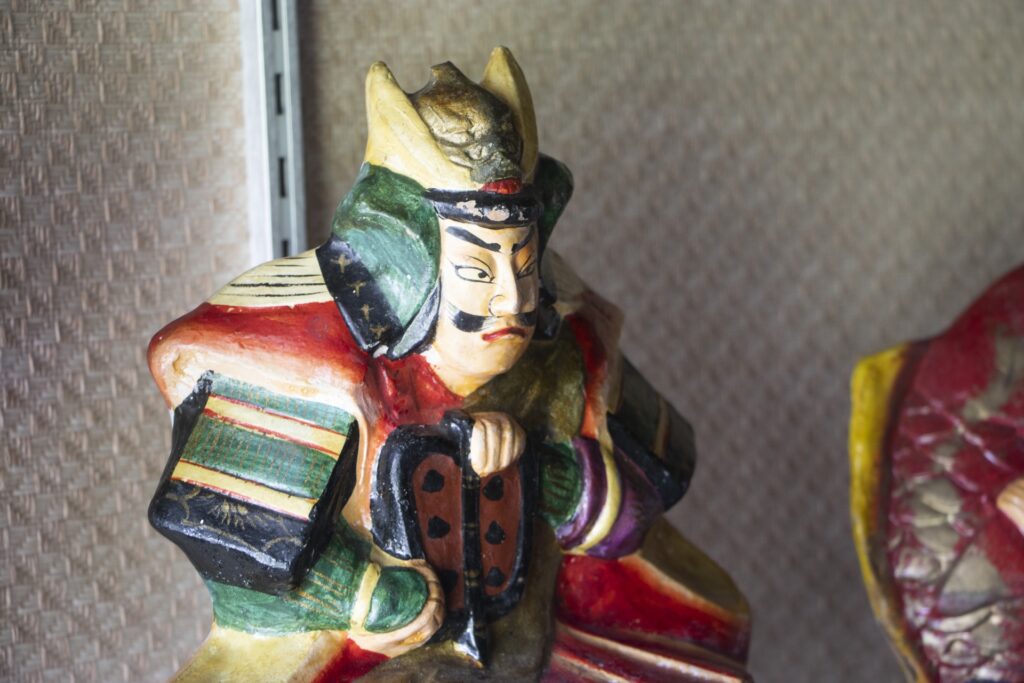 民芸品を無料で査定するには？安心できるサービスの選び方の記事のアイキャッチ画像