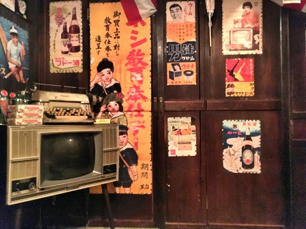 昭和の民芸品の魅力と現在の評価｜レトロブームで見直される価値の記事のアイキャッチ画像