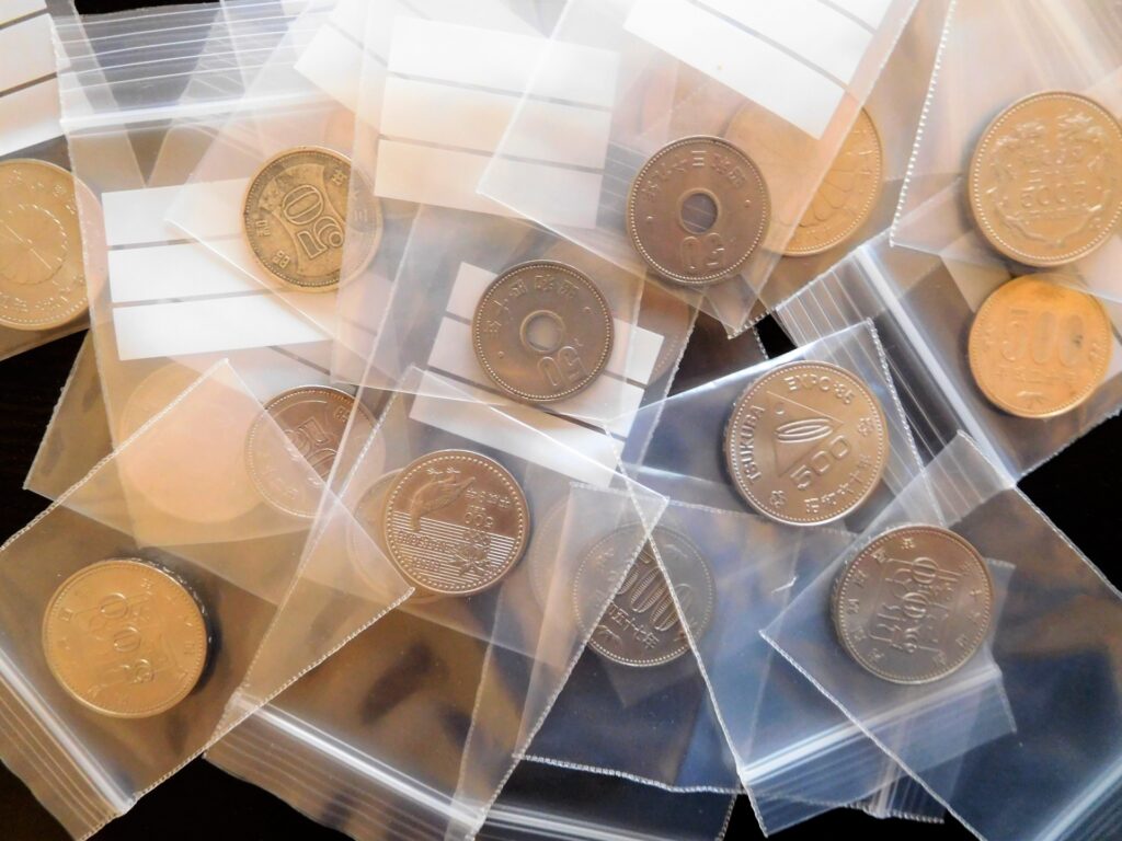 古銭・記念硬貨はどこで売る？売却先の選び方の記事のアイキャッチ画像