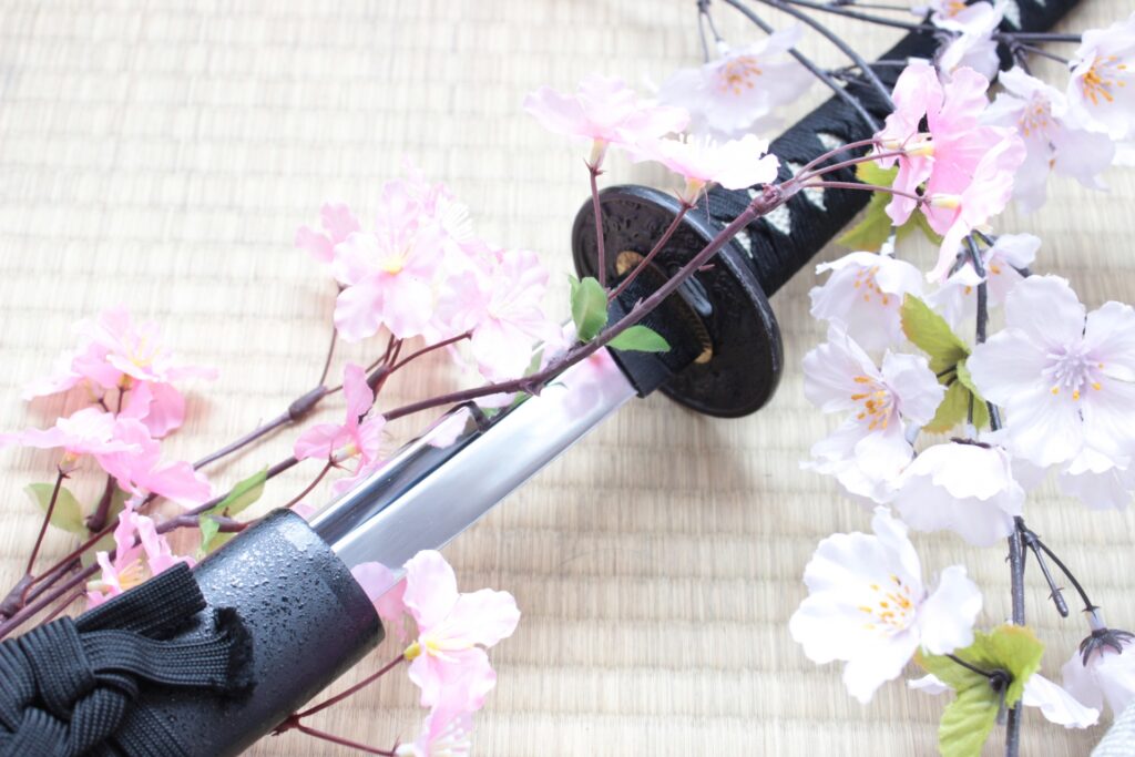 日本刀・武具はどこで売る？登録証の確認方法と売却先の選び方の記事のアイキャッチ画像
